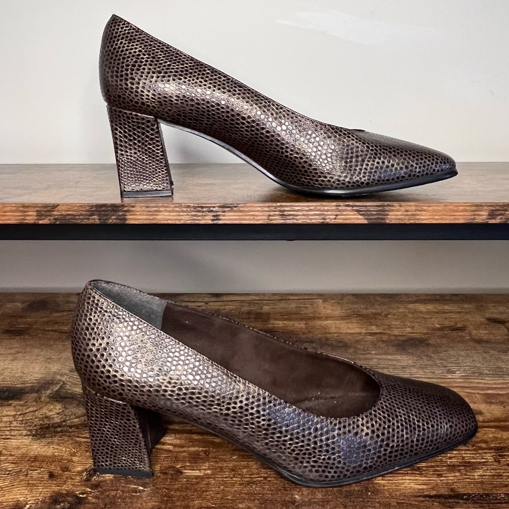 Stuart Weitzman Brown Leather Animal Print Block Heel Pumps Women's 9 runs small